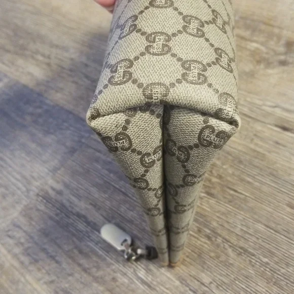 Gucci Plus GG Monogram Lesther Canvas Authentic Zipper Clutch Excellent Vintage - Picture 13 of 17